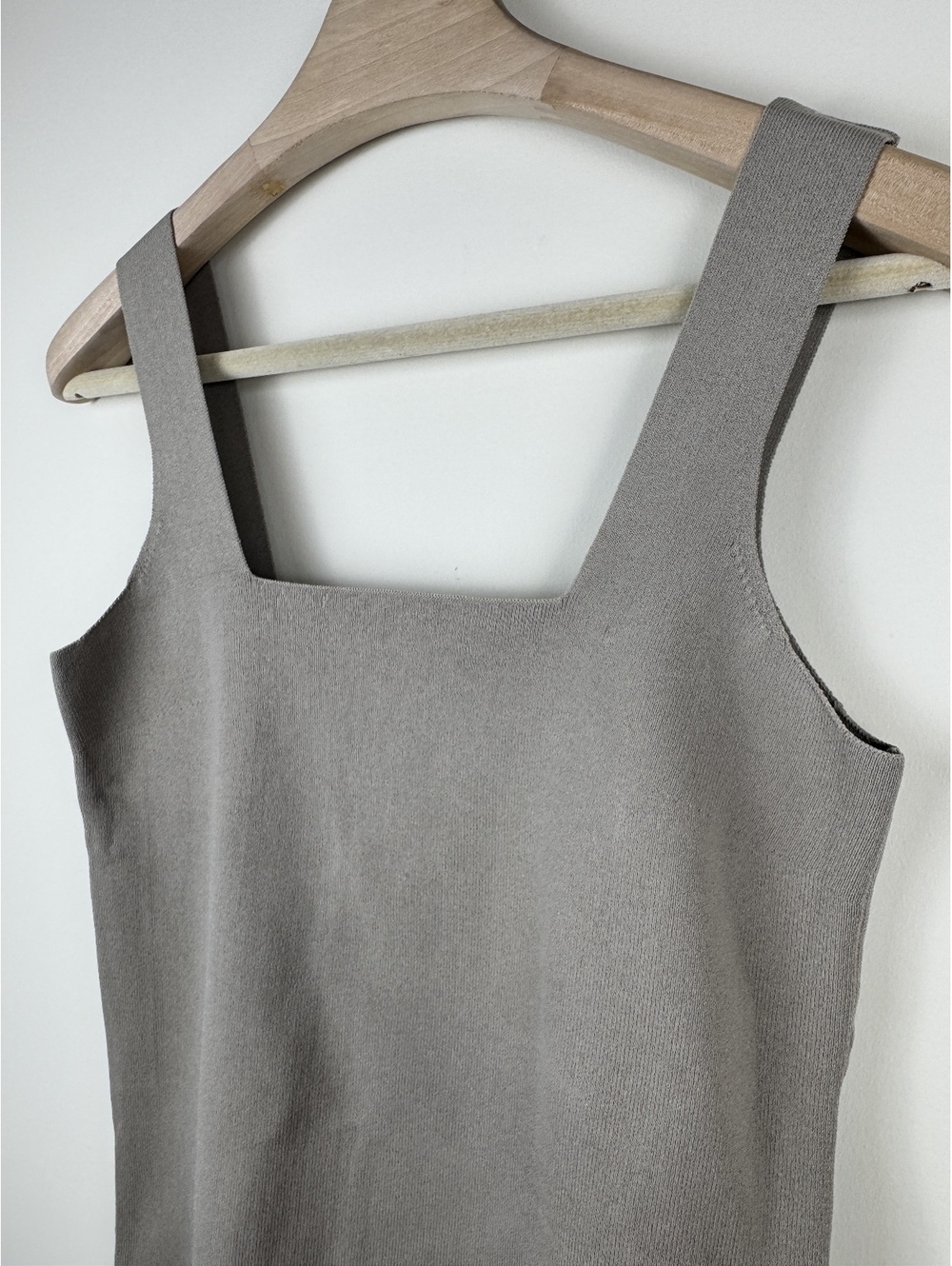 REISS Devon Square Neck Vest Top M Sage Fine Knit Sleeveless Quiet Luxury - Picture 9 of 11